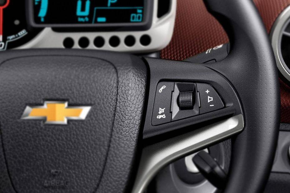 Chevrolet Sonic Sedan Multi Function Steering Chevrolet Sonic Sedan Multi Function Steering