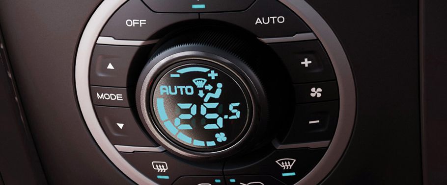 Front AC Controls of Chevrolet Colorado Muscle Power