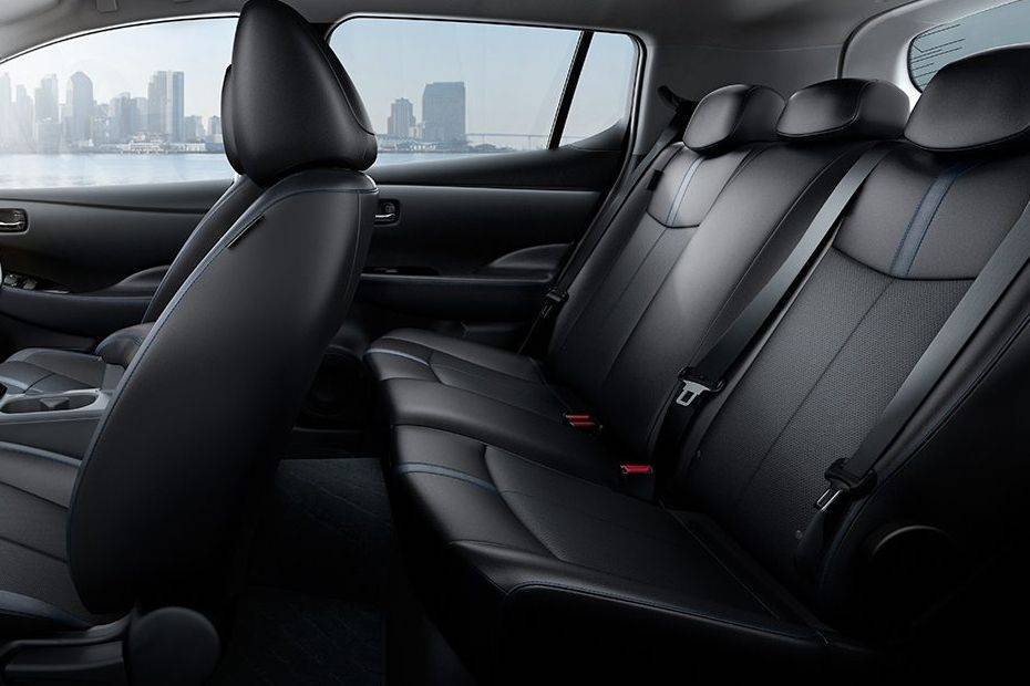 Rear seats перевод. Nissan Leaf 2022 Interior. Nissan Leaf 2022 Bose Sound System.