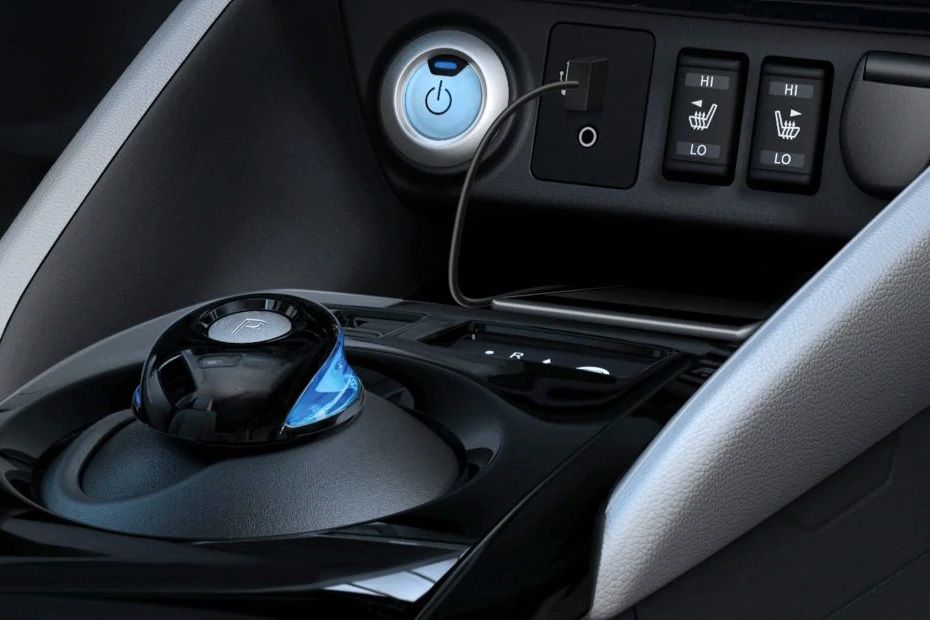 Power Accessories Outlet View of Nissan Leaf Power Accessories Outlet View of Nissan Leaf