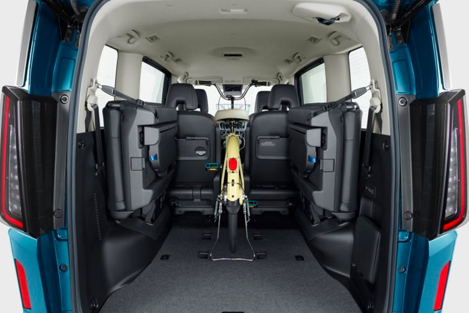Folding Seats of Nissan Serena e-Power