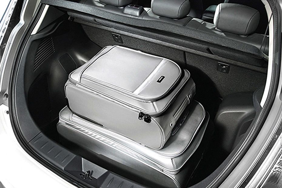 Storage Closer View of Nissan Leaf (2015-2018)