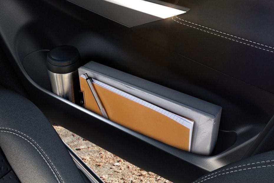 Side Bottle Holder of Navara Side Bottle Holder of Navara