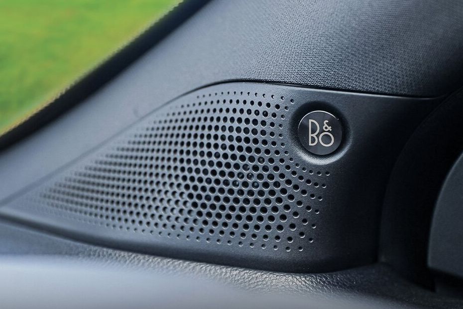 Speakers View of Ford Ranger Raptor Speakers View of Ford Ranger Raptor