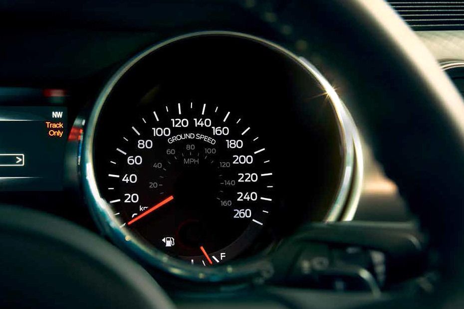 clock in Ford Mustang clock in Ford Mustang