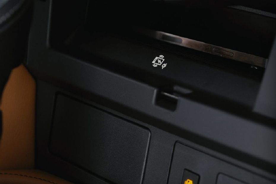 Power Accessories Outlet View of Infiniti QX80 Power Accessories Outlet View of Infiniti QX80