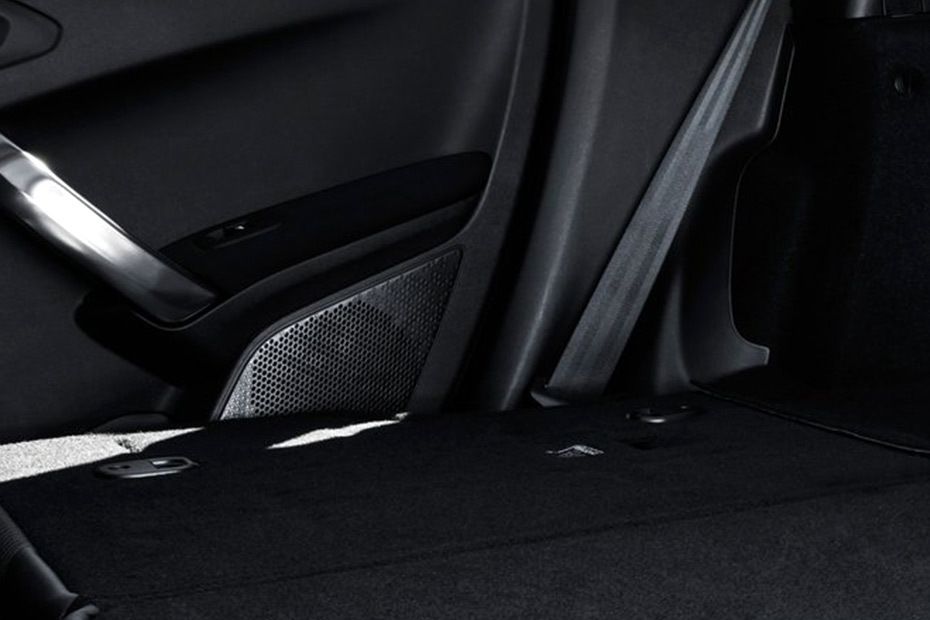 Speakers View of Peugeot 2008 (2017-2021)