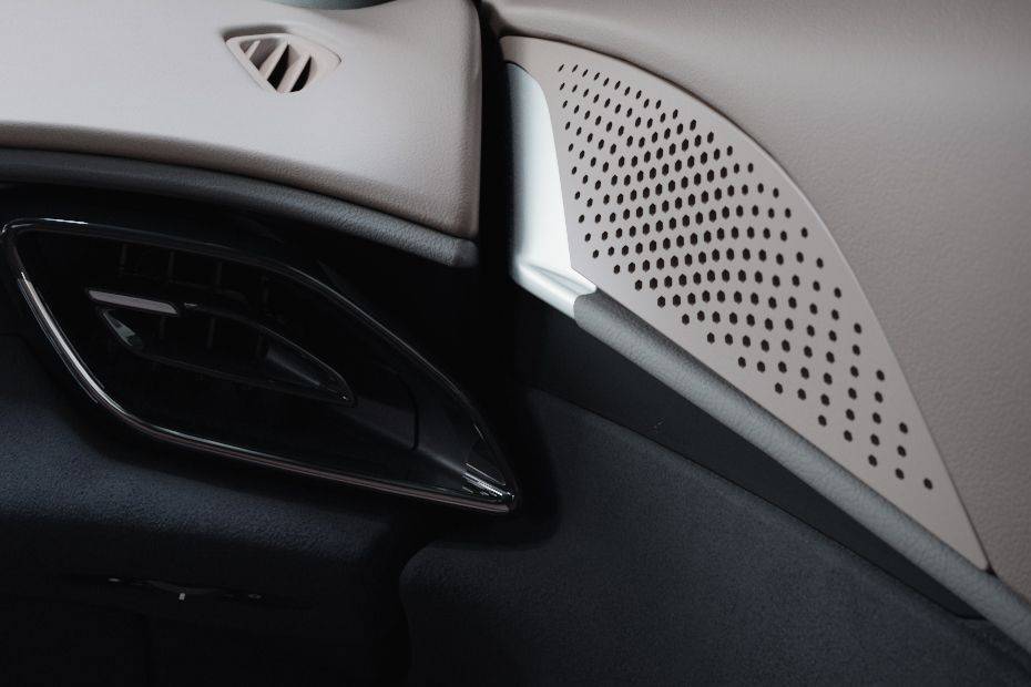 Speakers View of Ferrari Roma Speakers View of Ferrari Roma