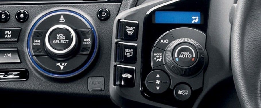 Side AC Controls of Honda CR-Z