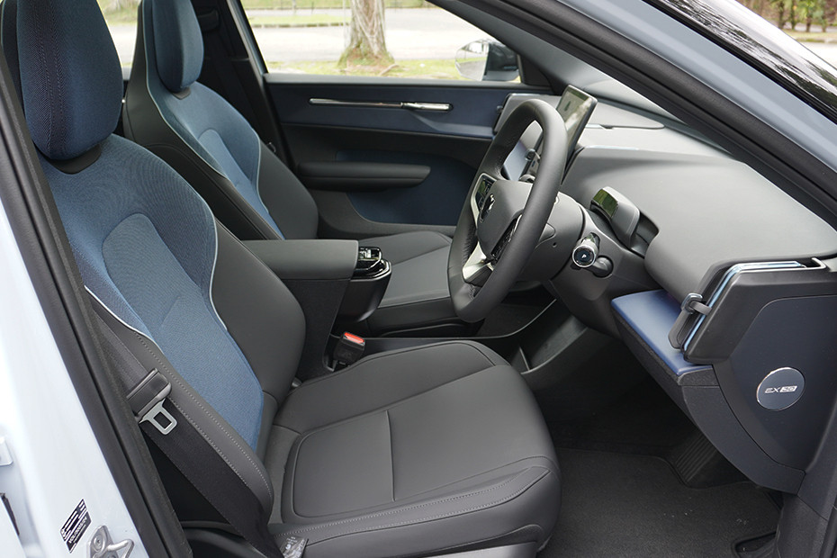 Volvo EX30 Front Seats