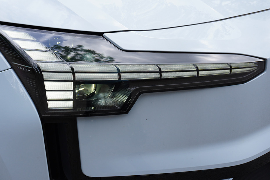 Volvo EX30 Headlight