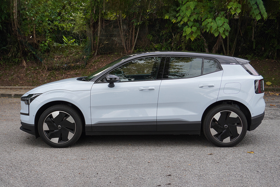 Volvo EX30 Side View