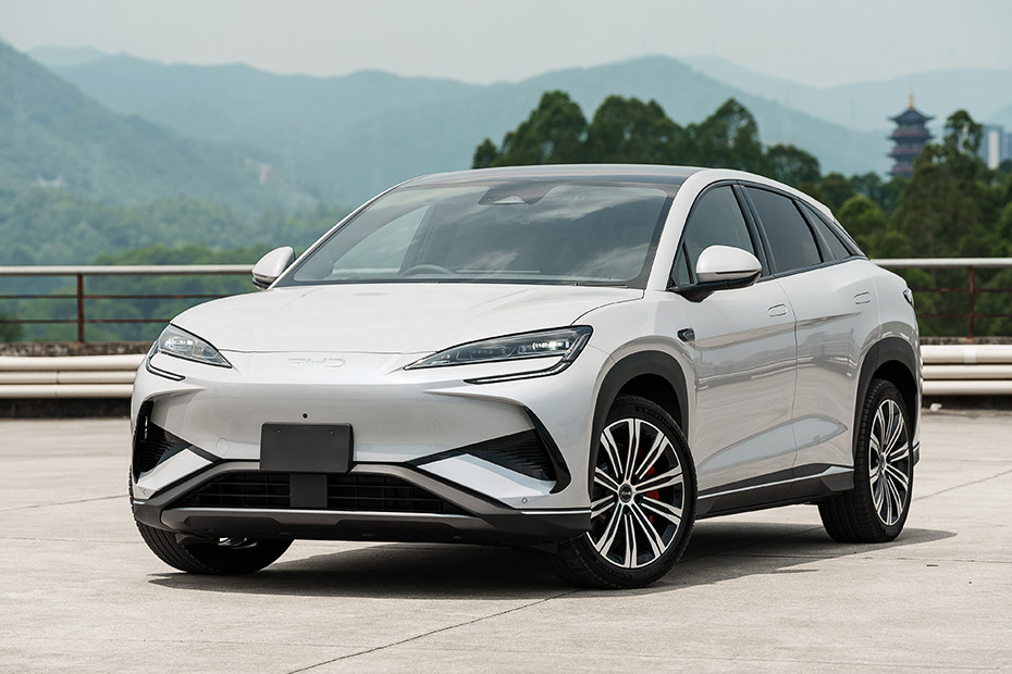 BYD Sealion 7 Front Angle Low View