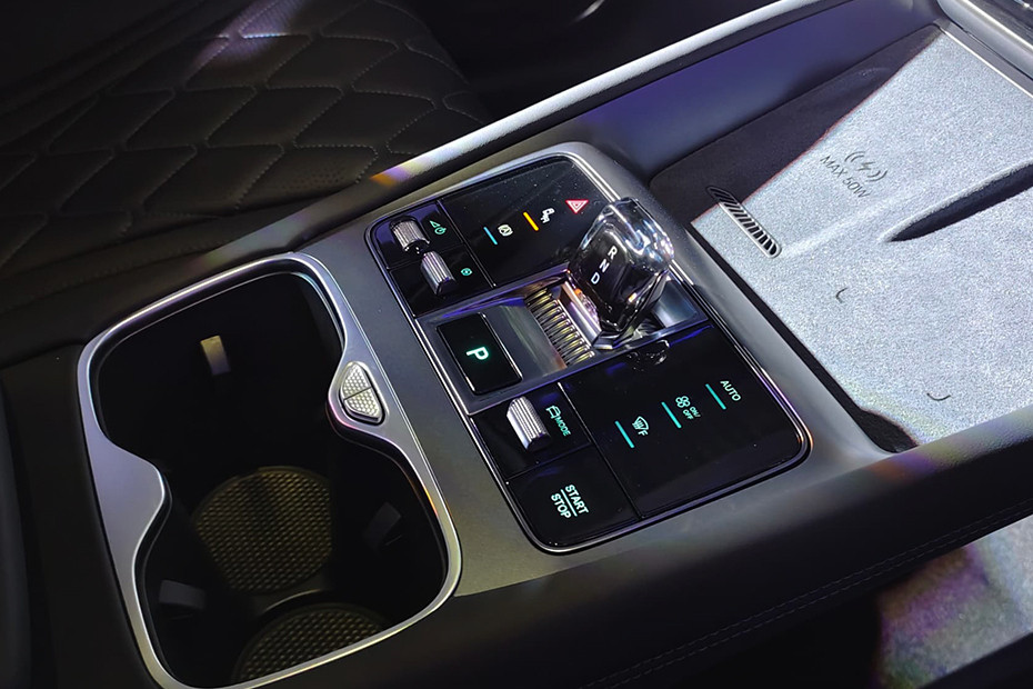 BYD Sealion 7 Gear Shifter