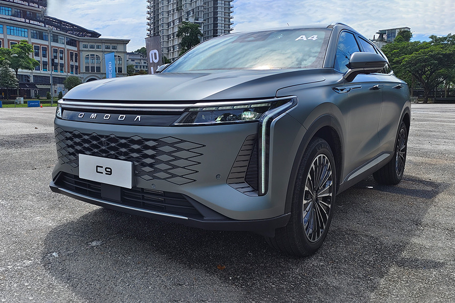 JAECOO Omoda C9 Front Medium View