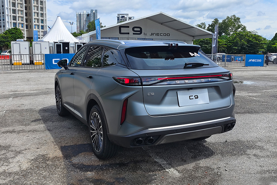 JAECOO Omoda C9 Rear Angle View