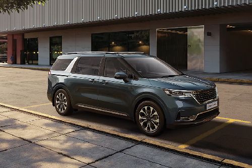 Kia Carnival Front Cross Side View