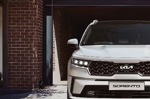 Kia Sorento Drivers Side Mirror Front Angle