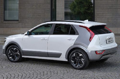 Rear Medium View of Kia Niro EV