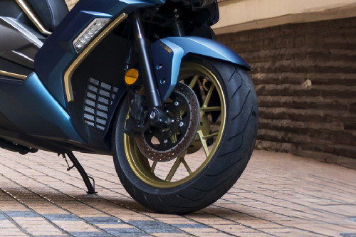 Aveta Vanguard 250 Front Tyre
