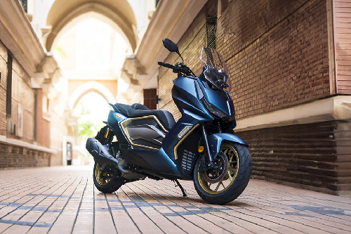 Aveta Vanguard 250 Slant Rear View Full Image