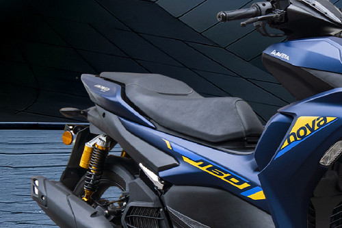 Aveta Nova 160 Rider Seat View