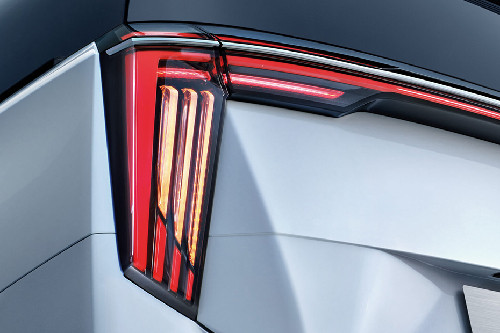 M8 PHEV Tail light
