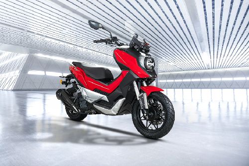 Wmoto Xtreme150i Slant Rear View Full Image