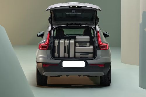 Trunk Open Closer View of XC40