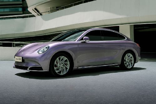 Ora 07 Front deep low Angle View