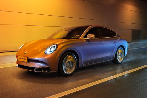 Ora 07 Tilted Front View