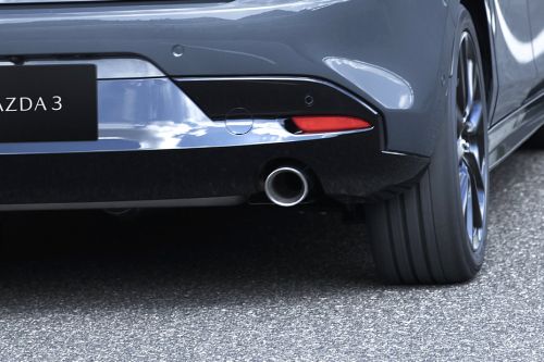 Exhaust Pipe of Mazda 3 Liftback