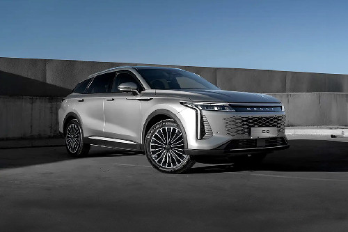 JAECOO Omoda C9 Front Cross Side View