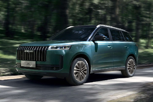 JAECOO J5 Front Side View