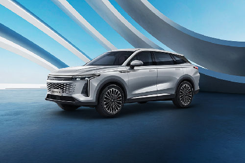 Omoda C9 PHEV Front angle low view