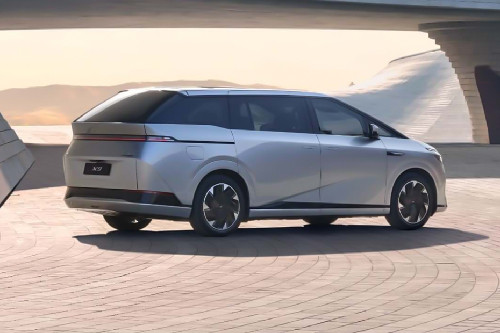 X9 Rear Medium Side View