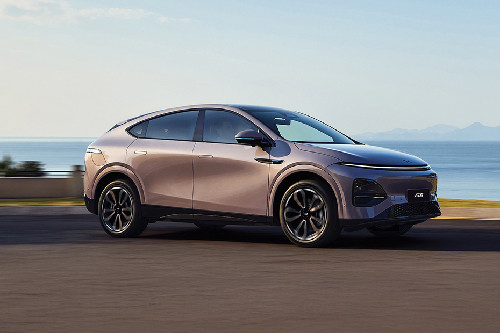 XPENG G6 Front Cross Side View