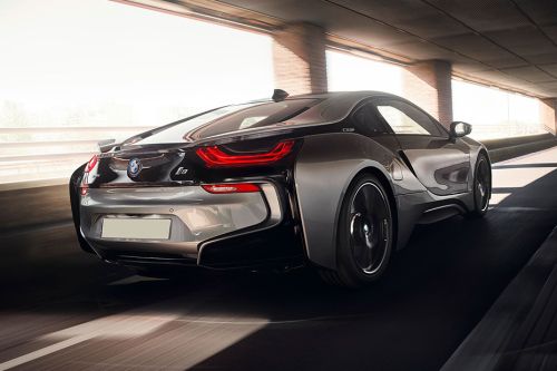 i8 Rear angle view