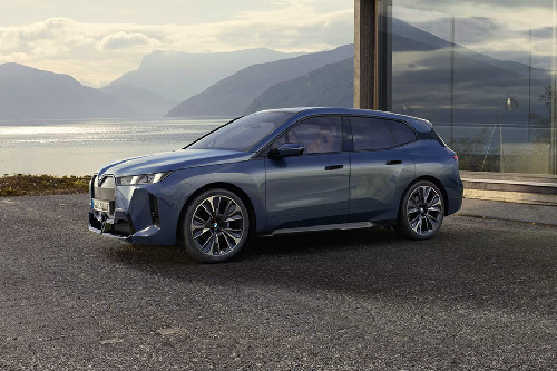 iX Front angle low view