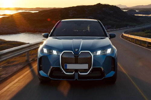 Full Front View of iX