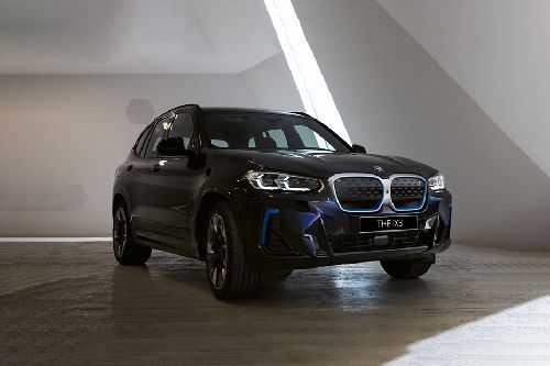 Kereta BMW iX3 M Sport Impressive 2024 di Malaysia