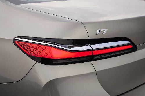 i7 Tail light