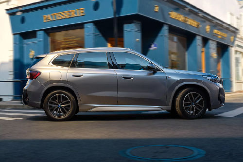 iX1 Medium Angle Front View