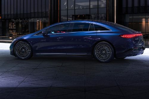 Rear Cross View of Mercedes Benz EQS