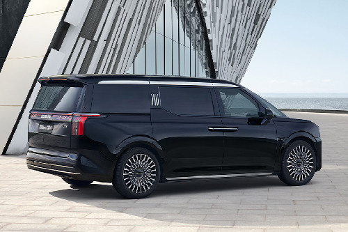 009 Rear Medium Side View