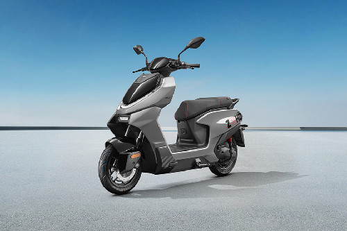 ZEEHO AE4 Slant Front View Full Image