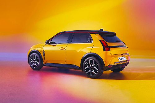 Rear Cross Side View of Renault 5