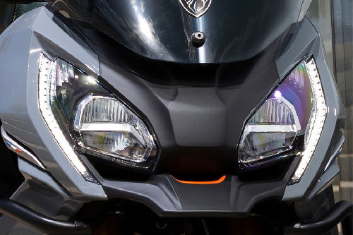 Peugeot XP400 GT Head Light View