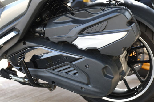 Cyclone  RT2S Engine View