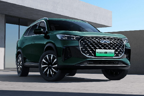 Tiggo 8 PHEV Front deep low Angle View